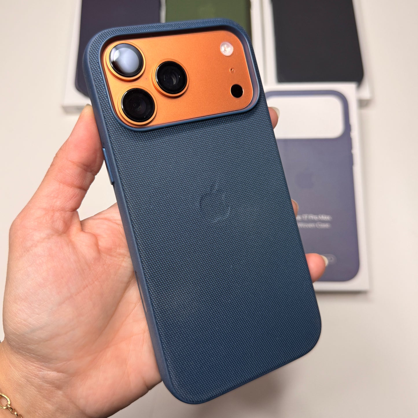 Techwoven Apple case